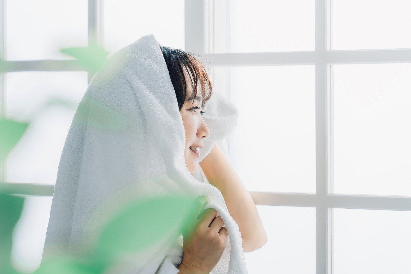 ながら美容でしっかりお手入れ♪フェイスマスクの効果的な使い方 | スギ薬局グループお客様サイト